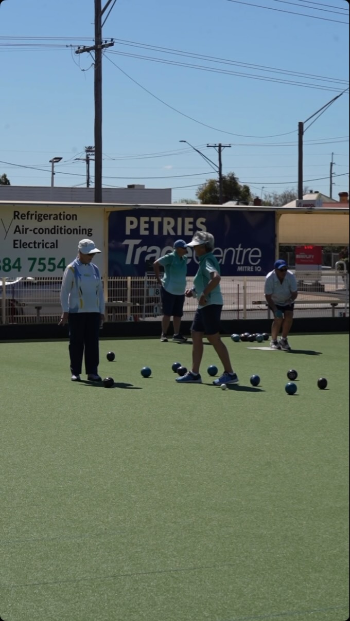 Featured image for “Lawn Bowls Fun at North Dubbo RSL Sporties”